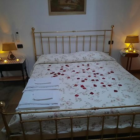 B&B Casa Santa Lucia Manerba del Garda Bagian luar foto