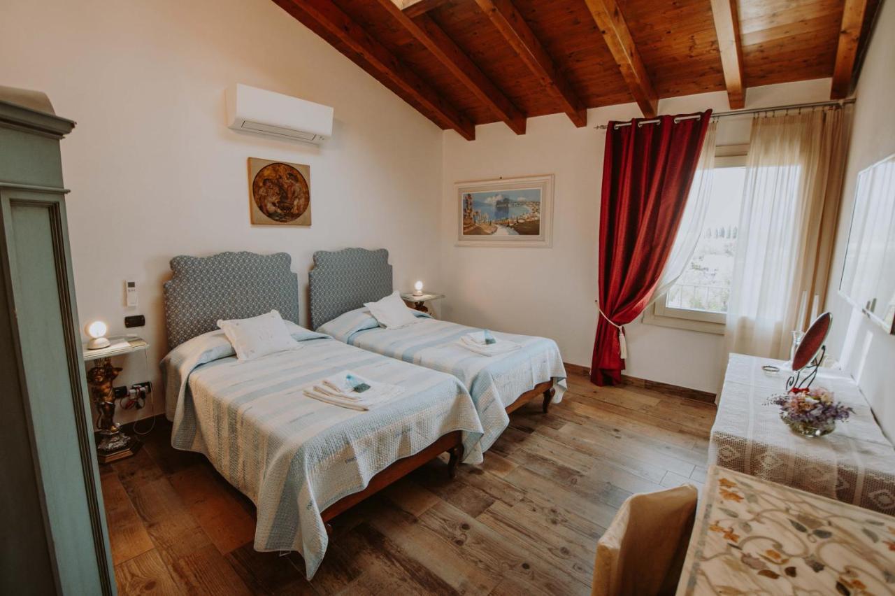 B&B Casa Santa Lucia Manerba del Garda Bagian luar foto