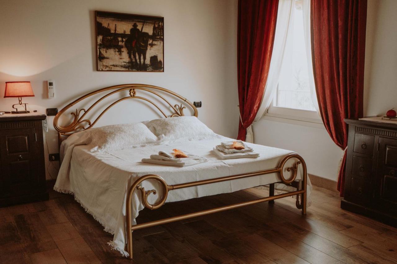 B&B Casa Santa Lucia Manerba del Garda Bagian luar foto