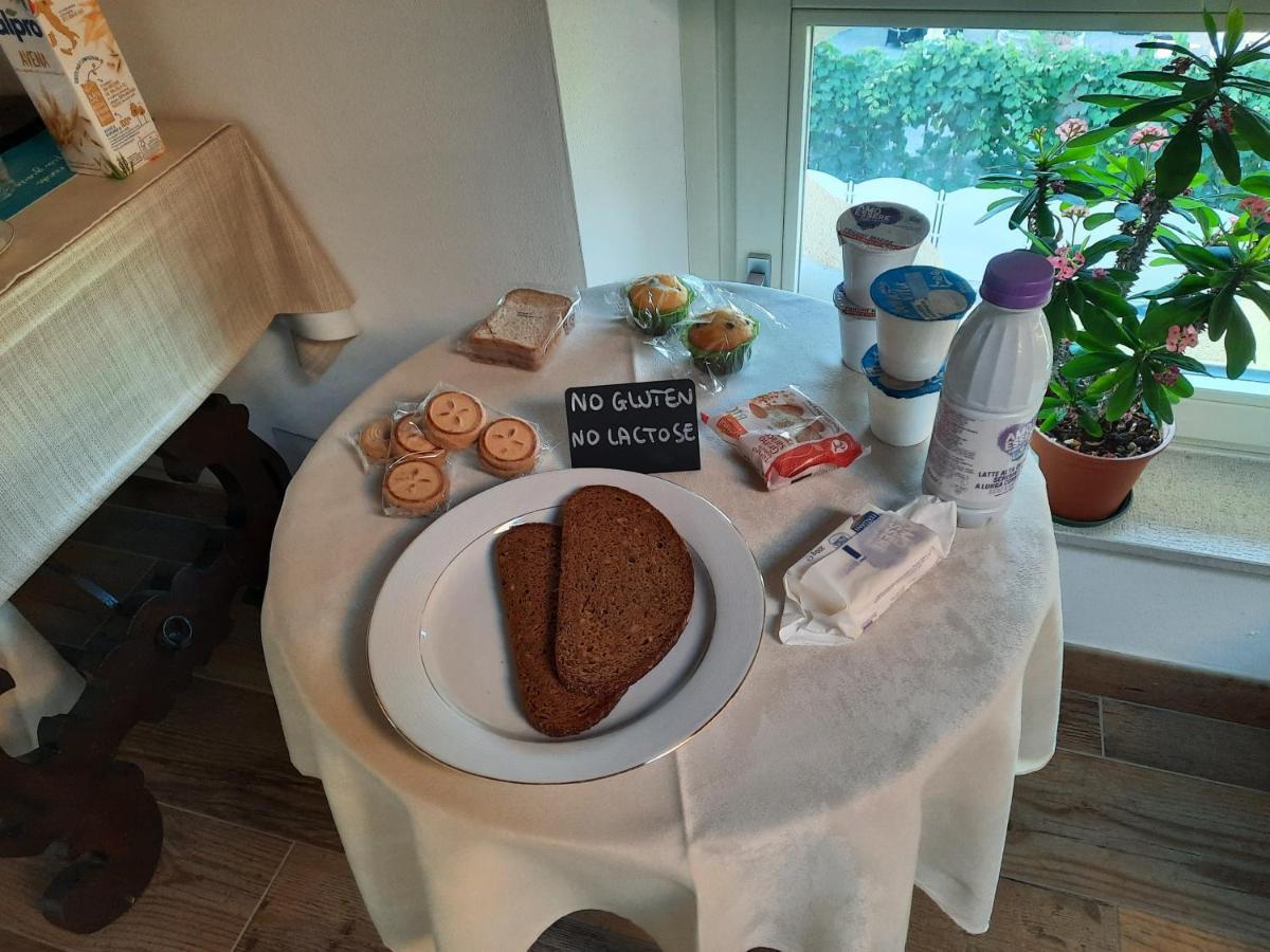 B&B Casa Santa Lucia Manerba del Garda Bagian luar foto