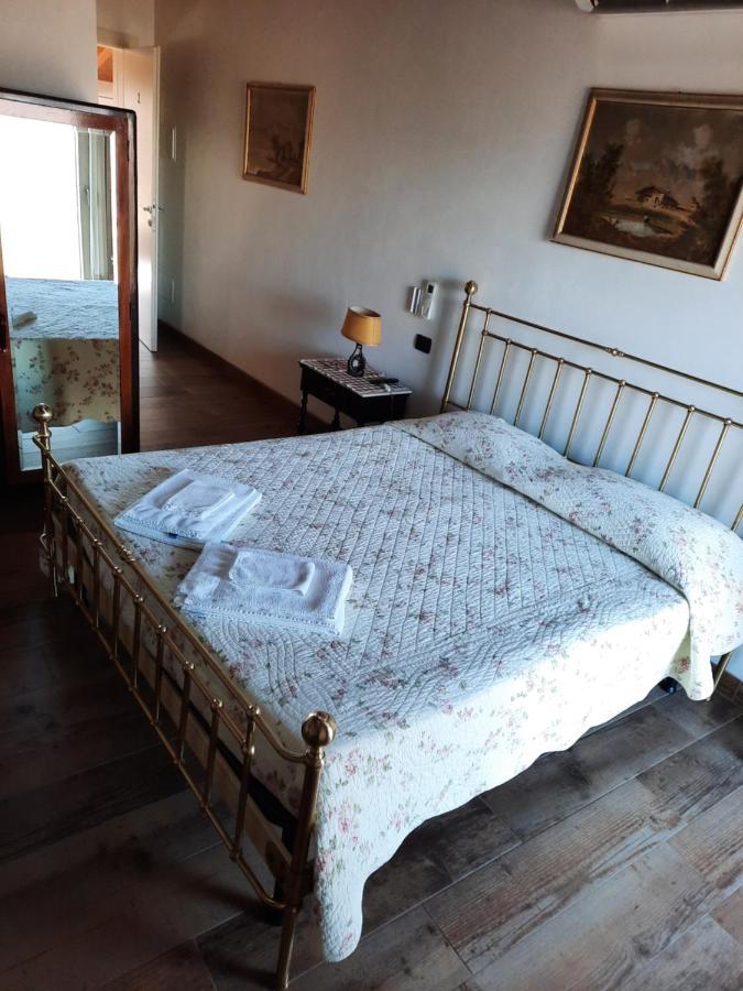 B&B Casa Santa Lucia Manerba del Garda Bagian luar foto