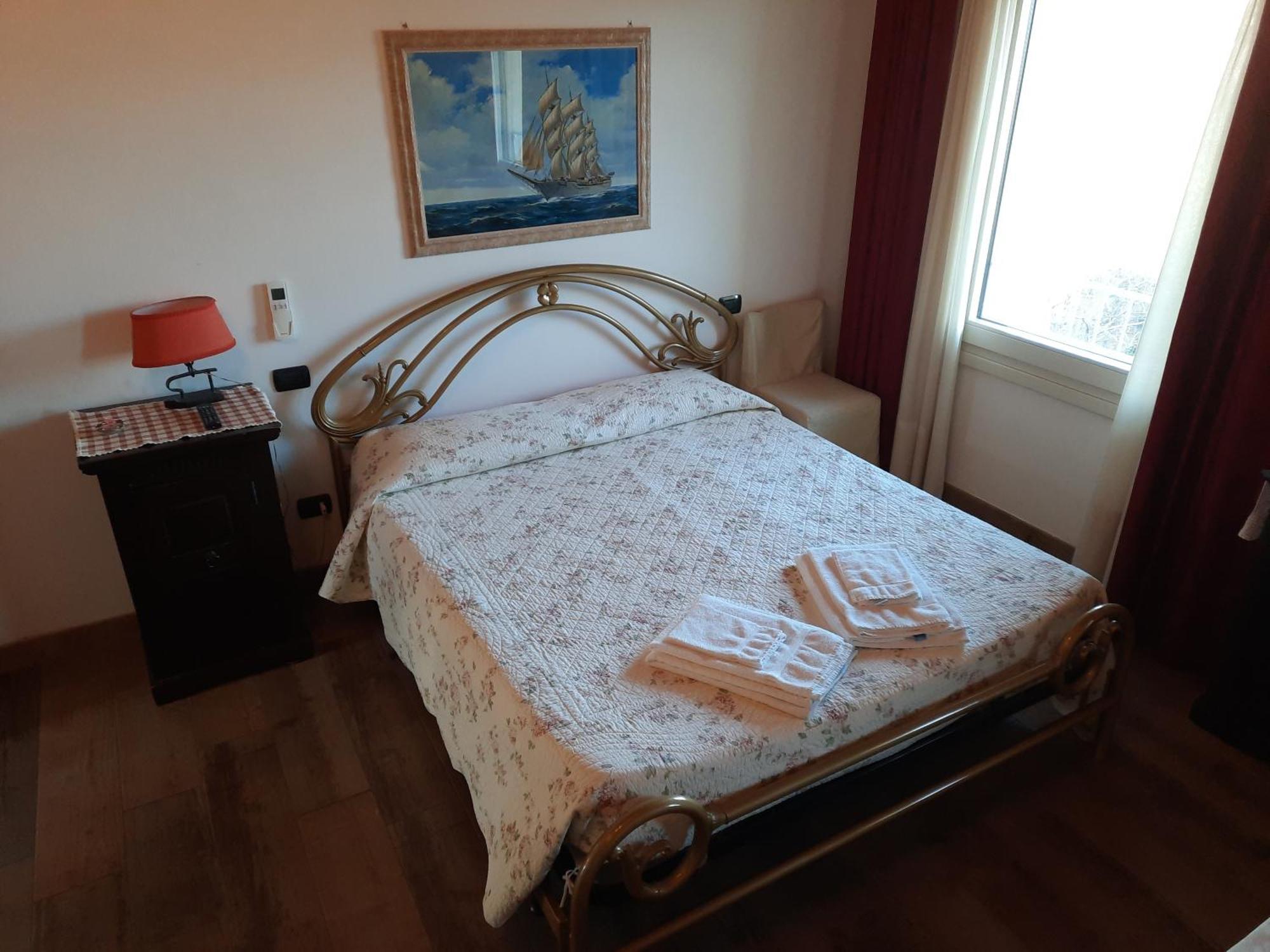 B&B Casa Santa Lucia Manerba del Garda Bagian luar foto