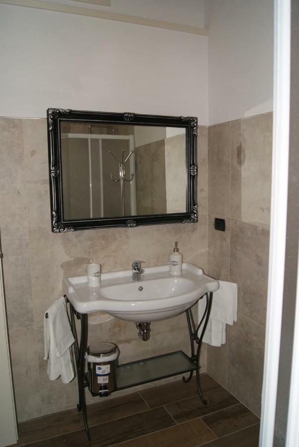 B&B Casa Santa Lucia Manerba del Garda Bagian luar foto