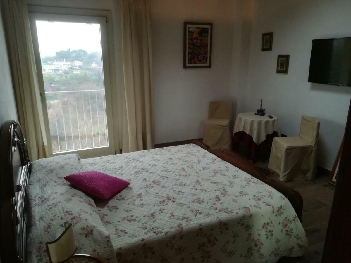 B&B Casa Santa Lucia Manerba del Garda Bagian luar foto