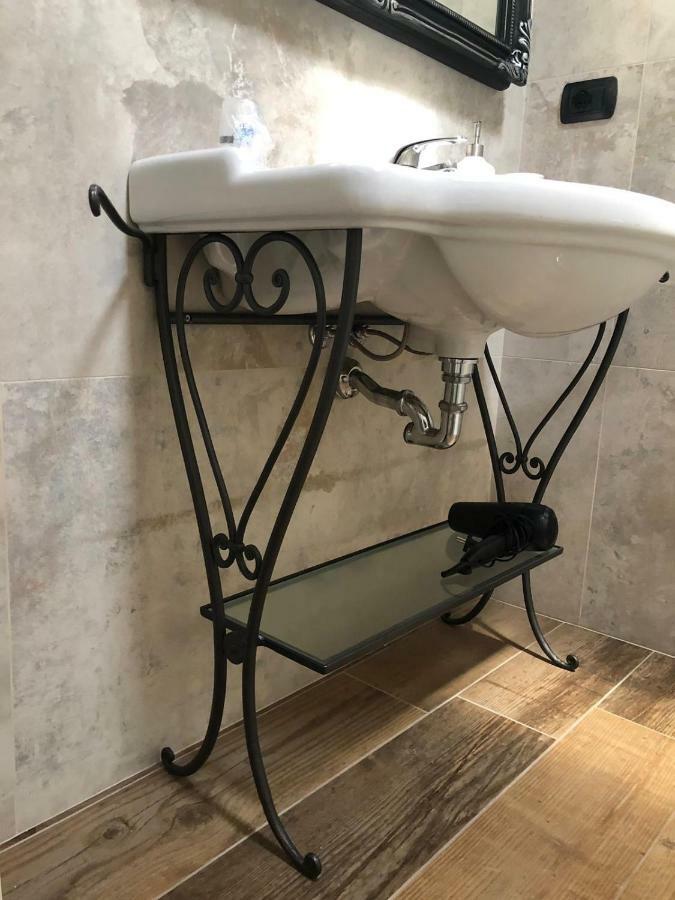 B&B Casa Santa Lucia Manerba del Garda Bagian luar foto